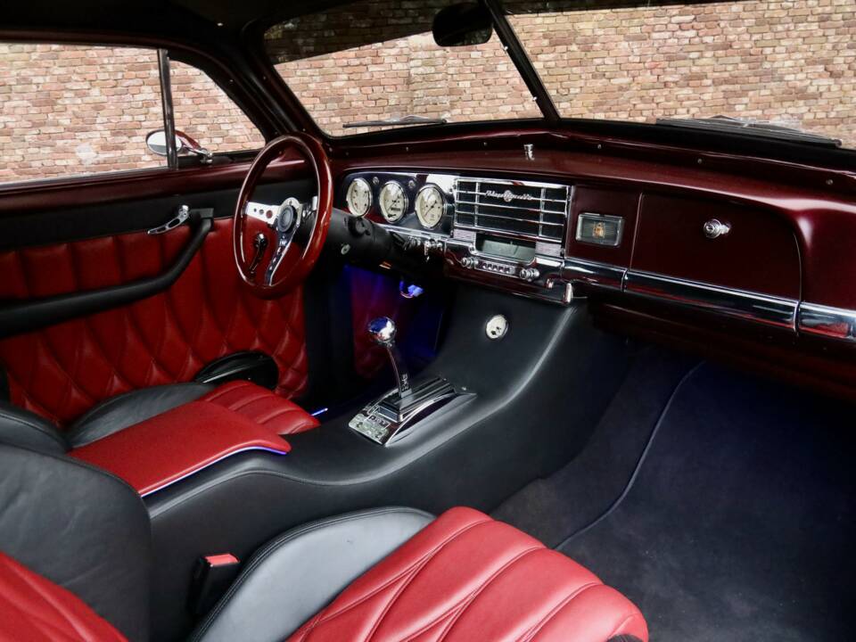 Image 34/50 of Plymouth Special Deluxe (1950)