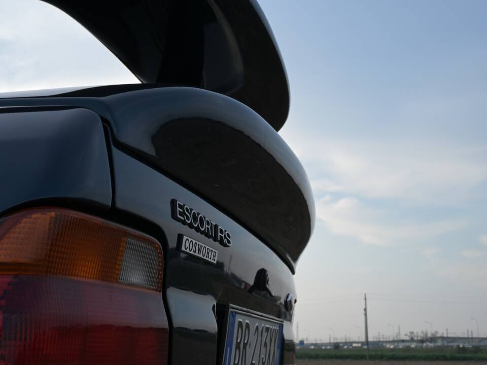 Bild 60/73 von Ford Escort RS Cosworth (1992)