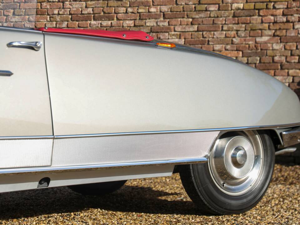 Image 47/50 of Citroën DS 21 Chapron (1963)