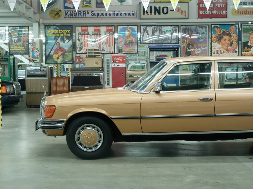 Image 5/50 de Mercedes-Benz 350 SE (1973)