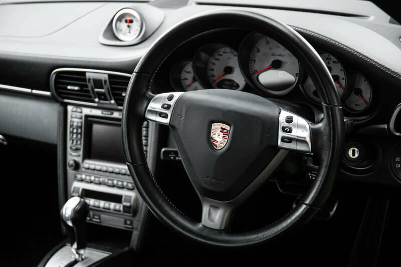 Bild 15/42 von Porsche 911 Turbo (2006)