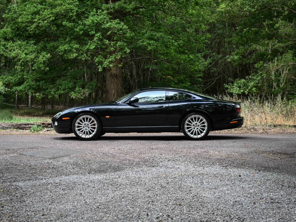 Image 9/50 of Jaguar XKR (2006)