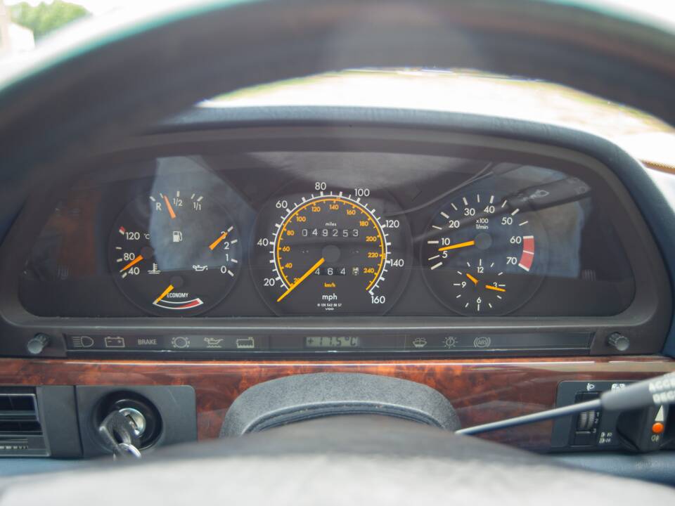 Bild 20/28 von Mercedes-Benz 500 SE (1988)
