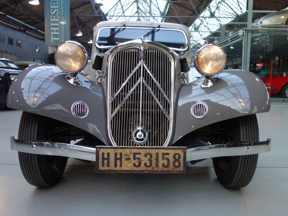 Image 4/43 of Citroën Traction Avant 7 C (1935)