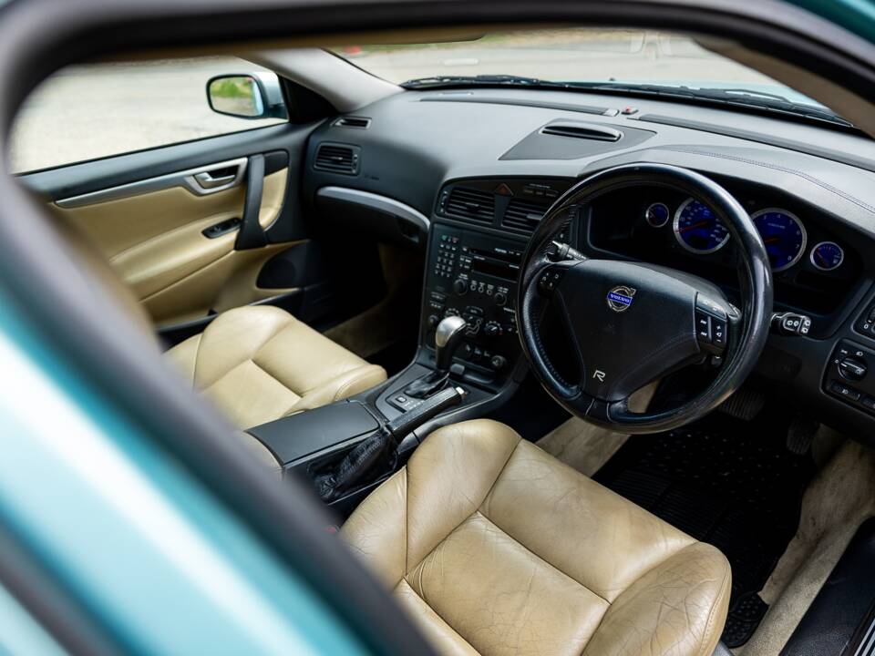 Image 9/50 de Volvo V70 R AWD (2003)