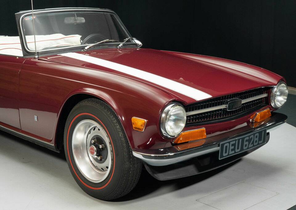 Image 3/8 de Triumph TR 6 (1971)