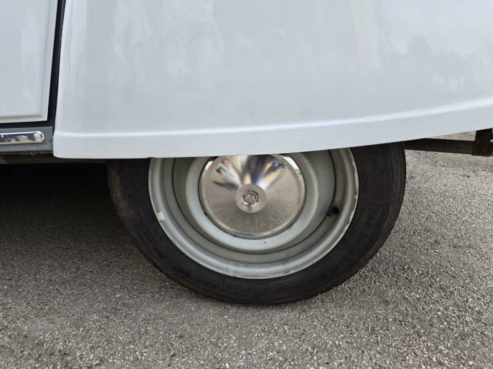Image 9/31 of Citroën 2 CV 6 (1985)
