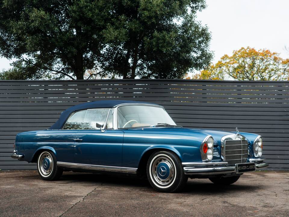 Image 1/57 de Mercedes-Benz 280 SE 3,5 (1971)