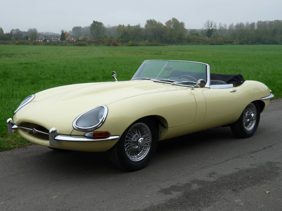 Imagen 2/27 de Jaguar E-Type 4.2 (1967)