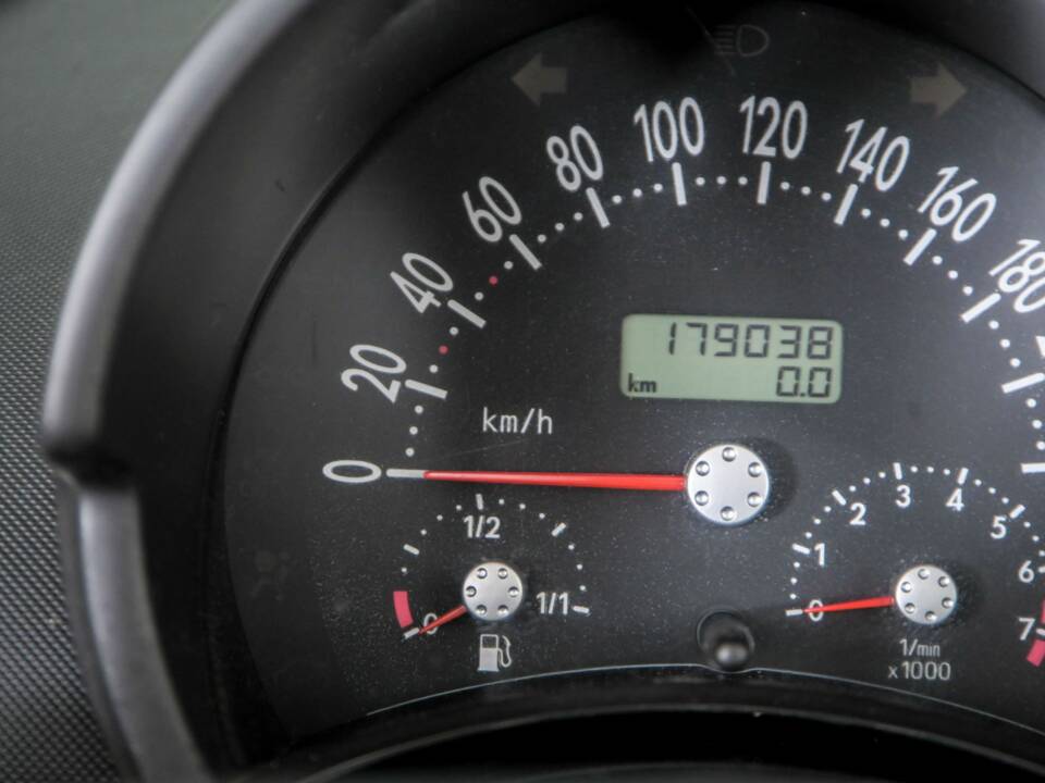 Imagen 20/48 de Volkswagen New Beetle 1.6 (2004)