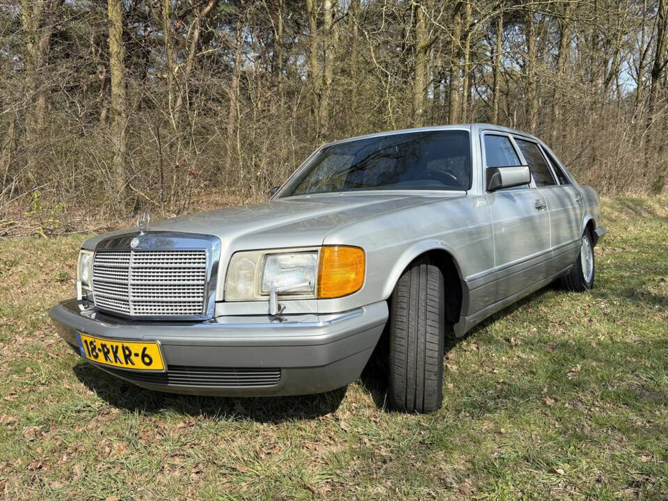 Image 3/8 of Mercedes-Benz 560 SEL (1986)