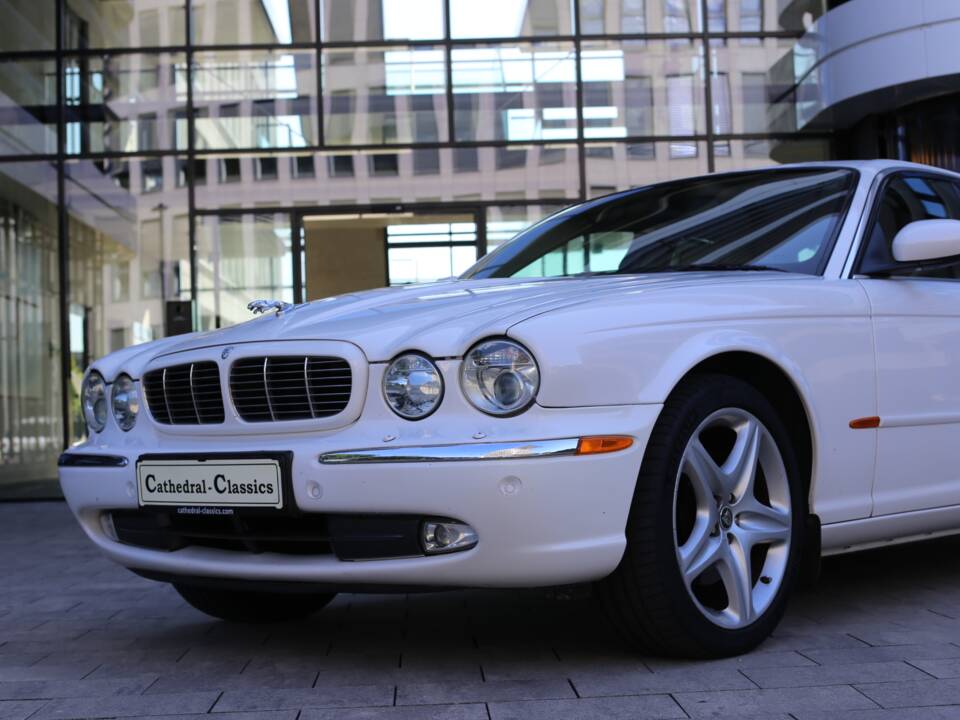Imagen 11/77 de Jaguar XJ 8 4.2 (2005)