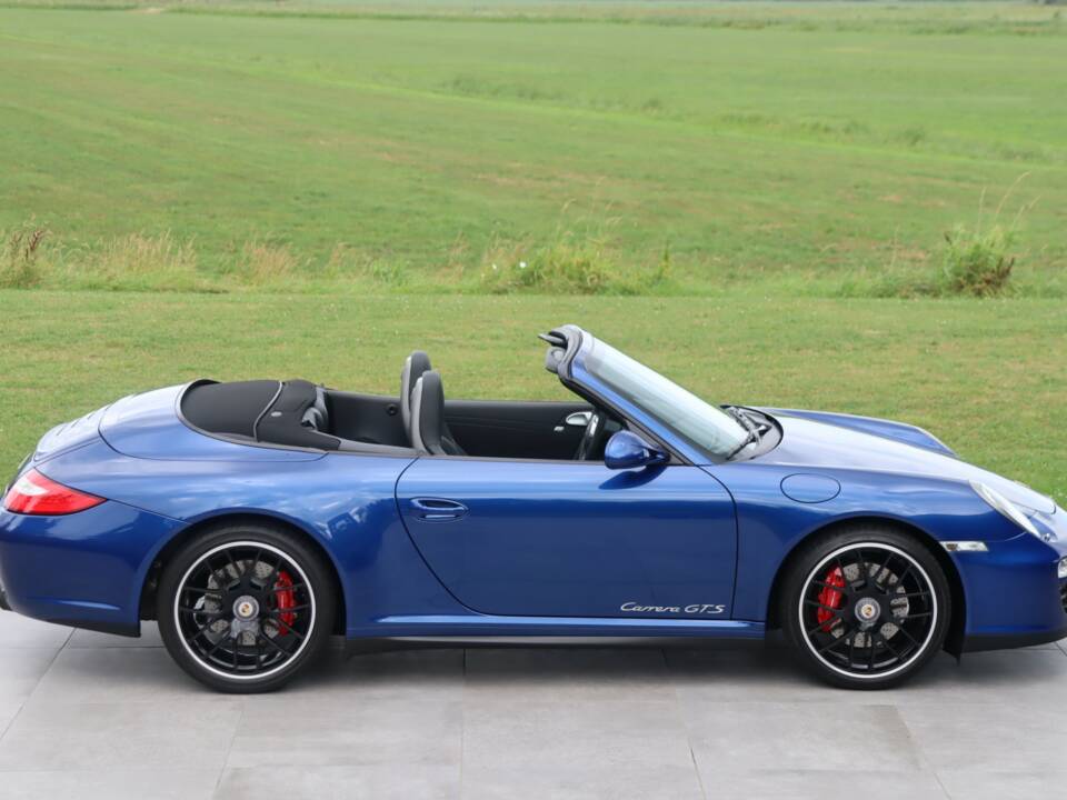 Bild 41/50 von Porsche 911 Carrera 4 GTS (2011)