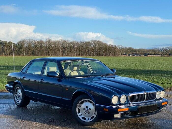 Image 3/7 of Jaguar XJ6 Sport 3.2 (1996)