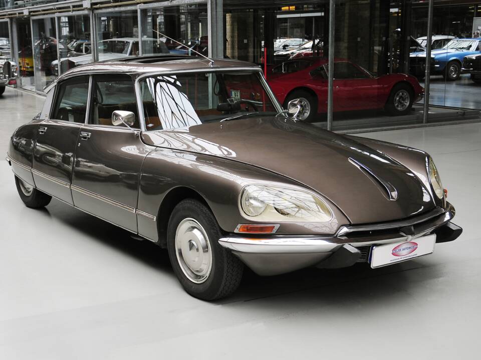 Bild 4/32 von Citroën DS 23 Pallas IE (1973)