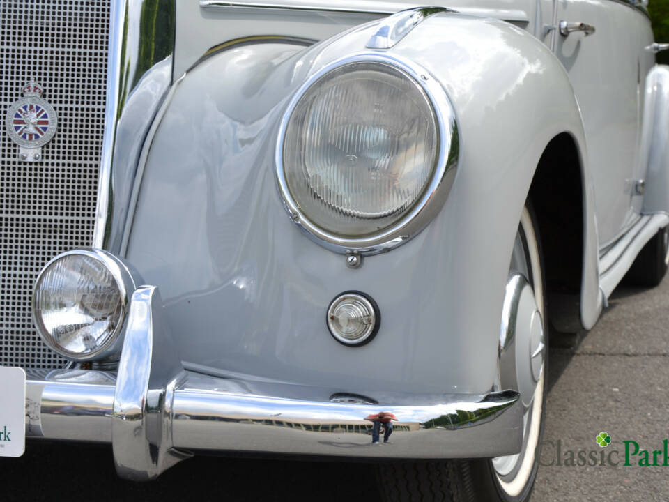 Image 38/50 of Mercedes-Benz 220 (1952)