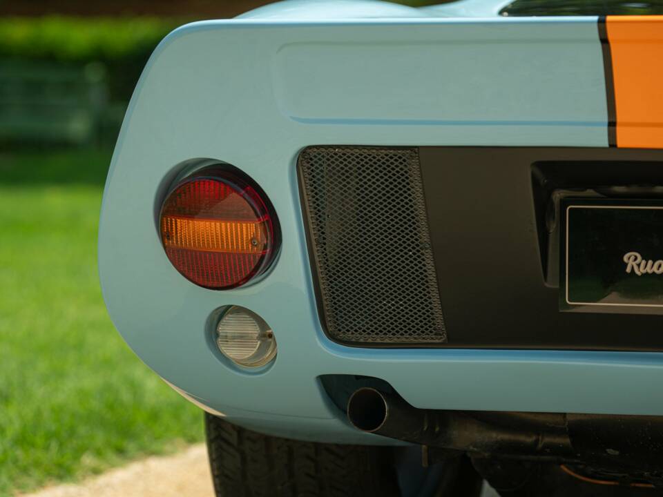 Image 41/50 of Ford GT40 (1978)