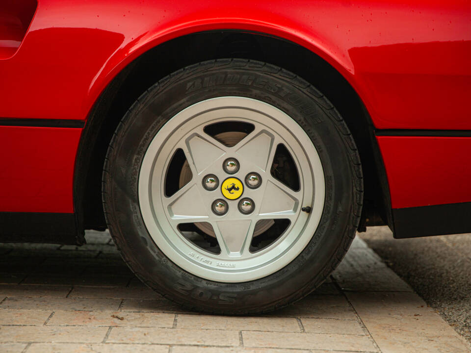 Bild 15/95 von Ferrari 328 GTS (1988)