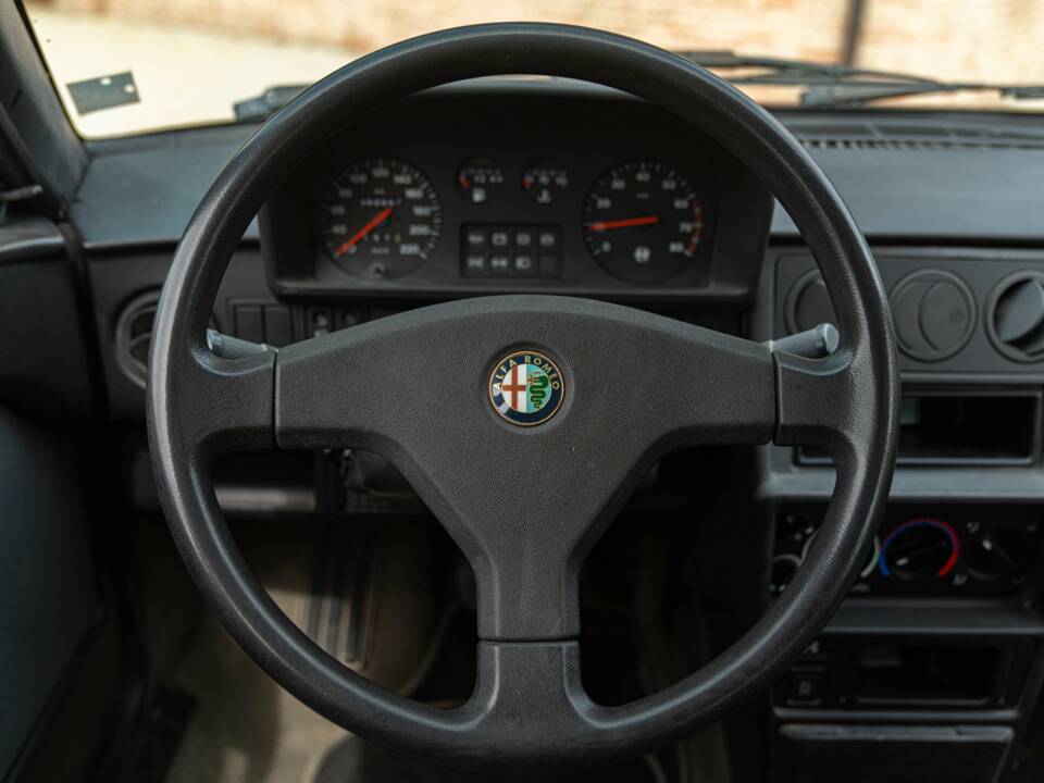 Image 46/50 of Alfa Romeo 33 - 1.3 Sportwagon 4x4 (1992)