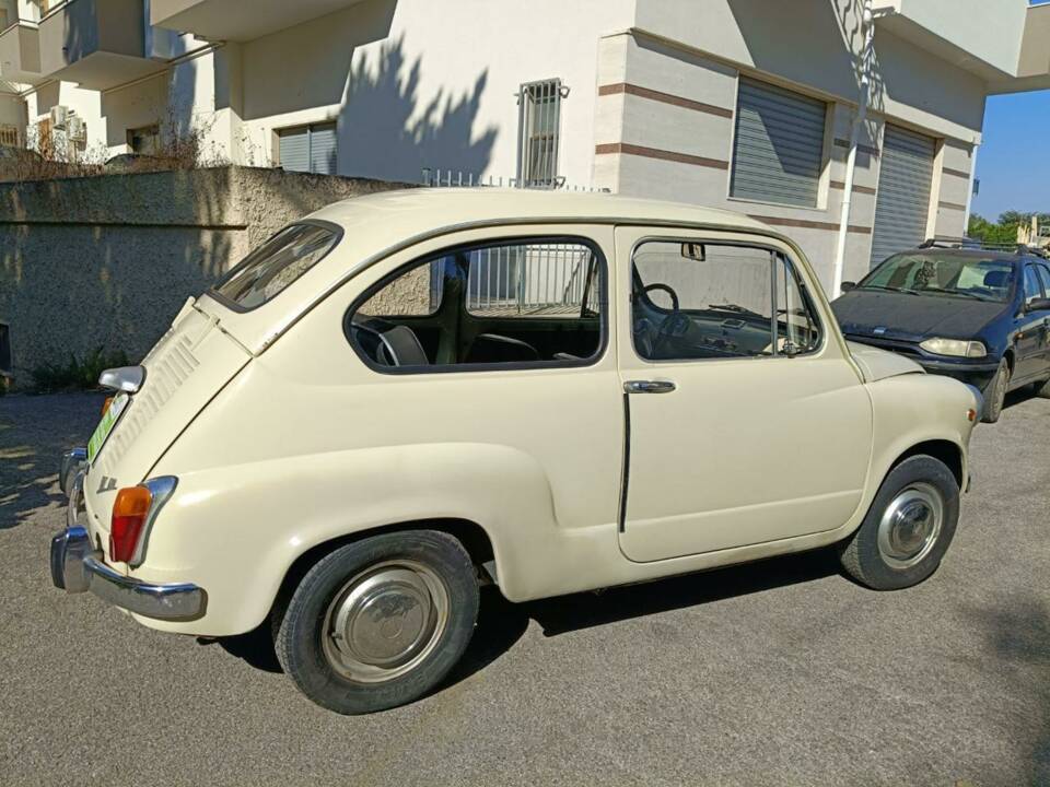 Immagine 3/50 di FIAT 600 D (1969)