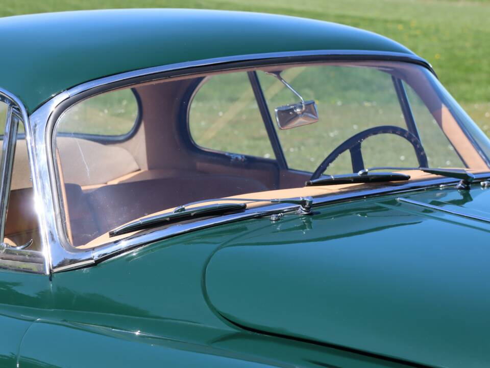 Image 17/50 of Jaguar XK 150 FHC (1959)