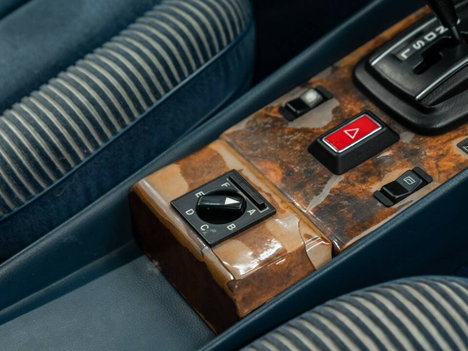Obraz 22/43 pojazdu Mercedes-Benz 450 SLC (1972)