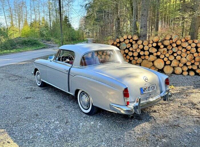 Afbeelding 4/7 van Mercedes-Benz 220 S (1958)