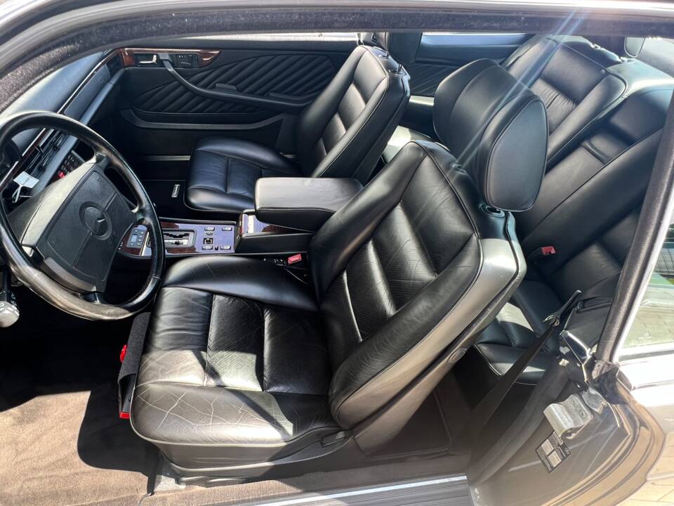 Bild 32/33 von Mercedes-Benz 560 SEC (1991)
