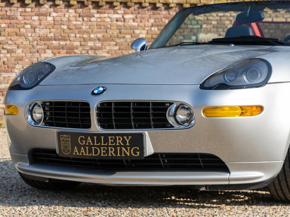 Image 26/50 of BMW Z8 (2002)