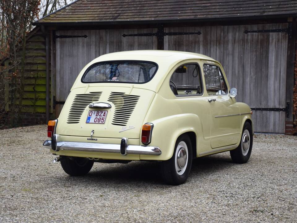 Image 13/30 of SEAT 600 D (1972)