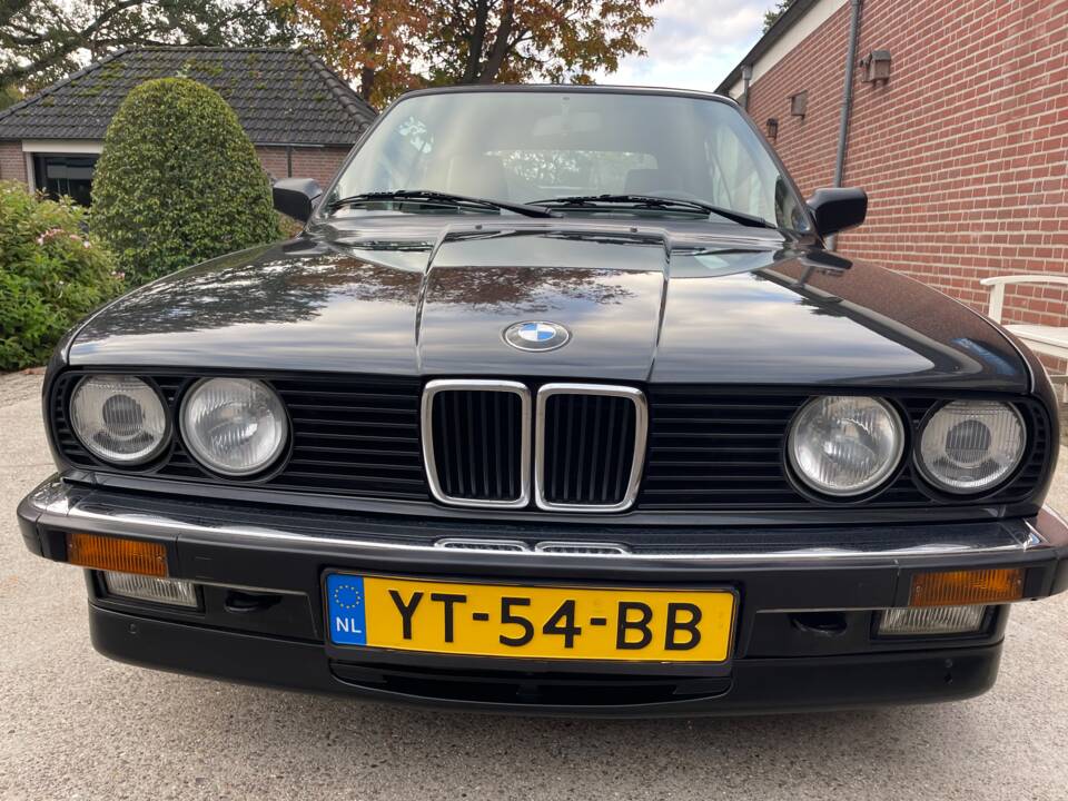 Bild 15/26 von BMW 320i (1990)