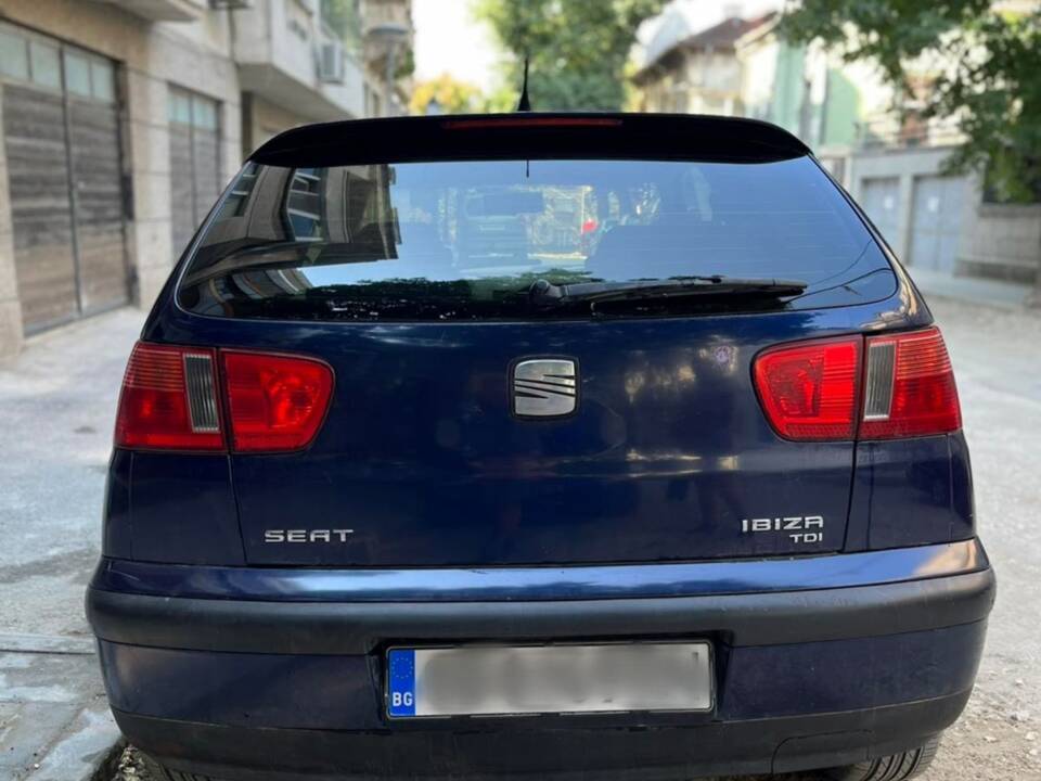 Image 2/25 de SEAT Ibiza II 1.9 TDI (1999)