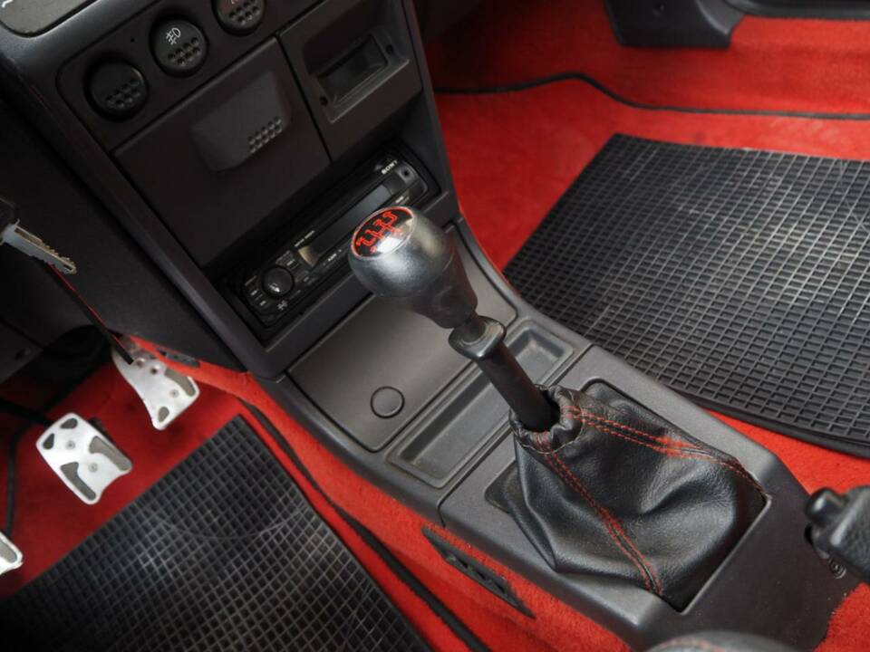 Afbeelding 14/50 van Peugeot 205 GTi 1.9 (1988)