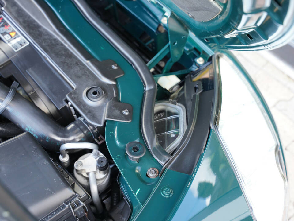Image 23/50 of Jaguar XKR (2001)