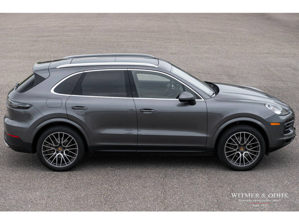Image 2/38 of Porsche Cayenne (2019)