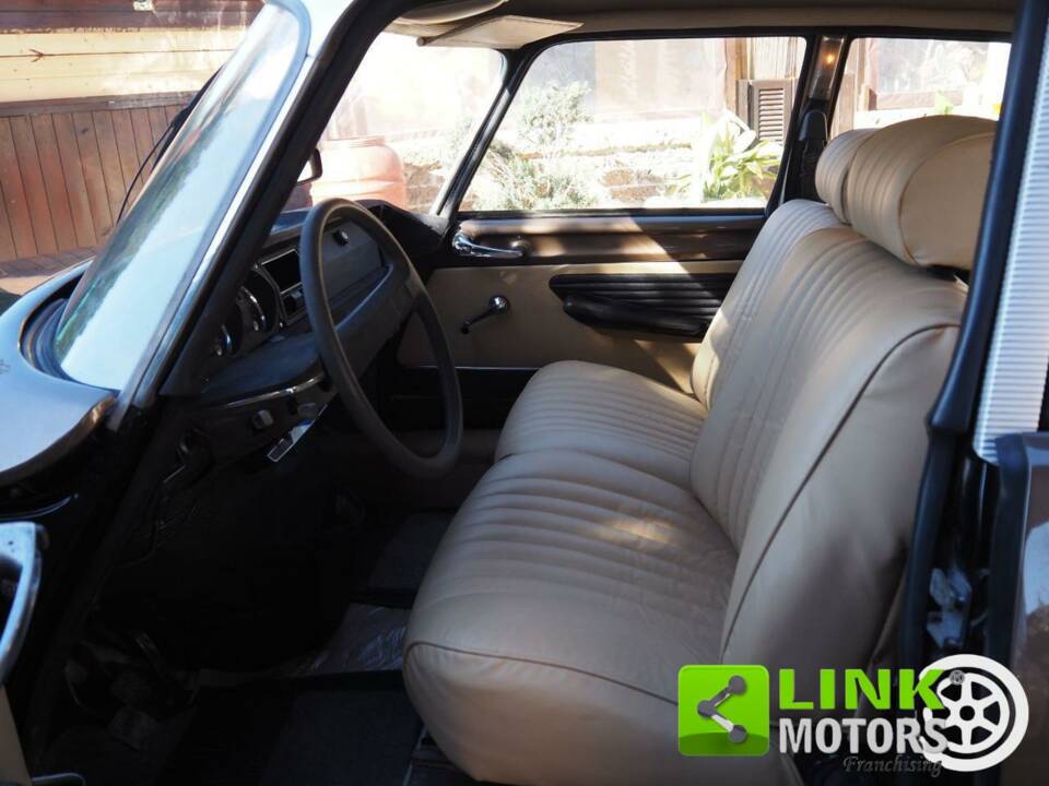 Image 6/10 of Citroën DS 21 (1972)