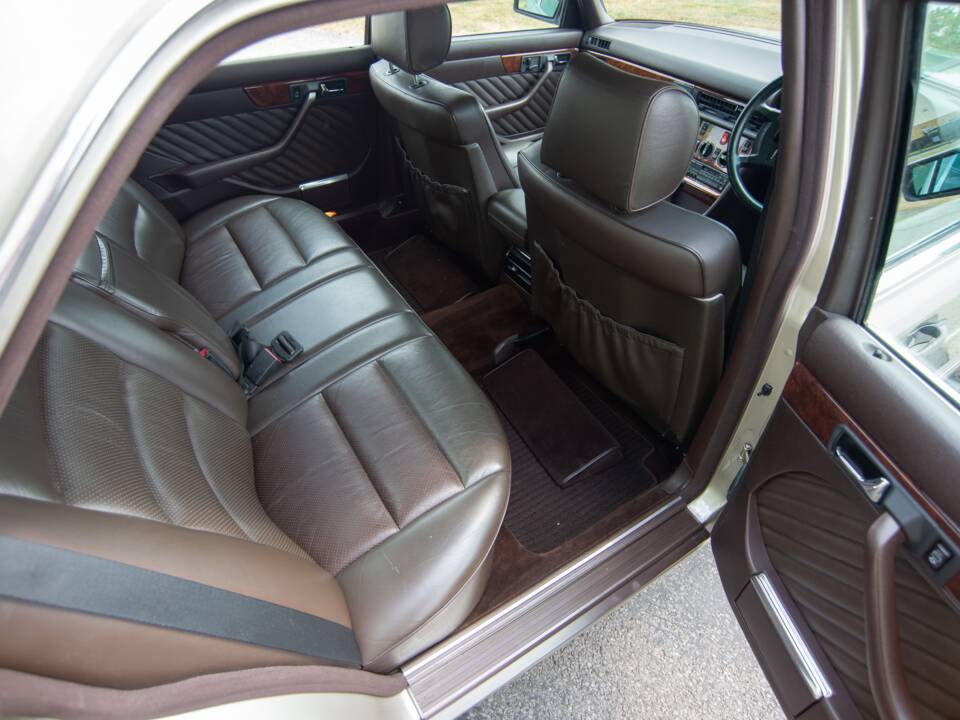 Bild 14/29 von Mercedes-Benz 300 SEL (1990)