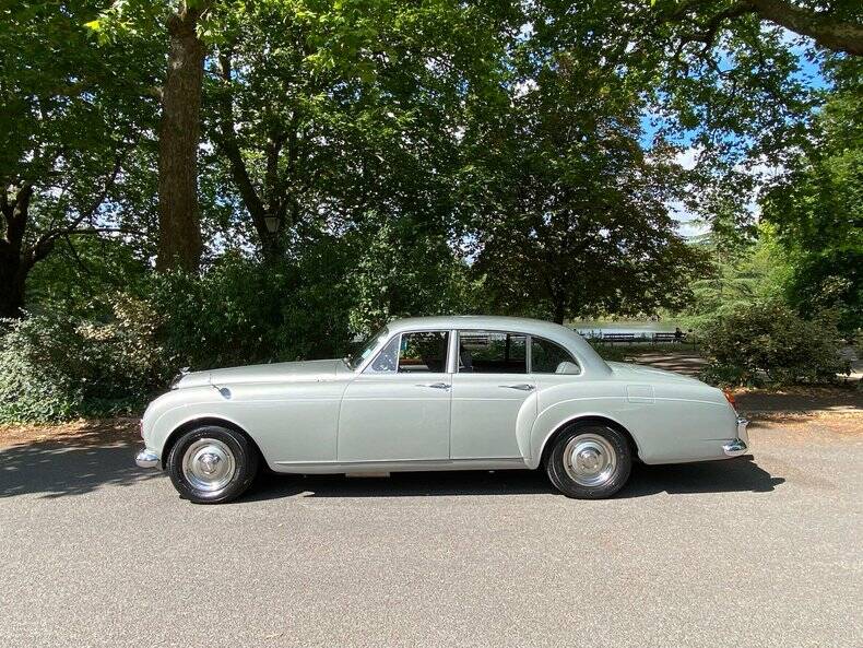 Image 6/50 de Bentley S 3 Continental Flying Spur (1963)