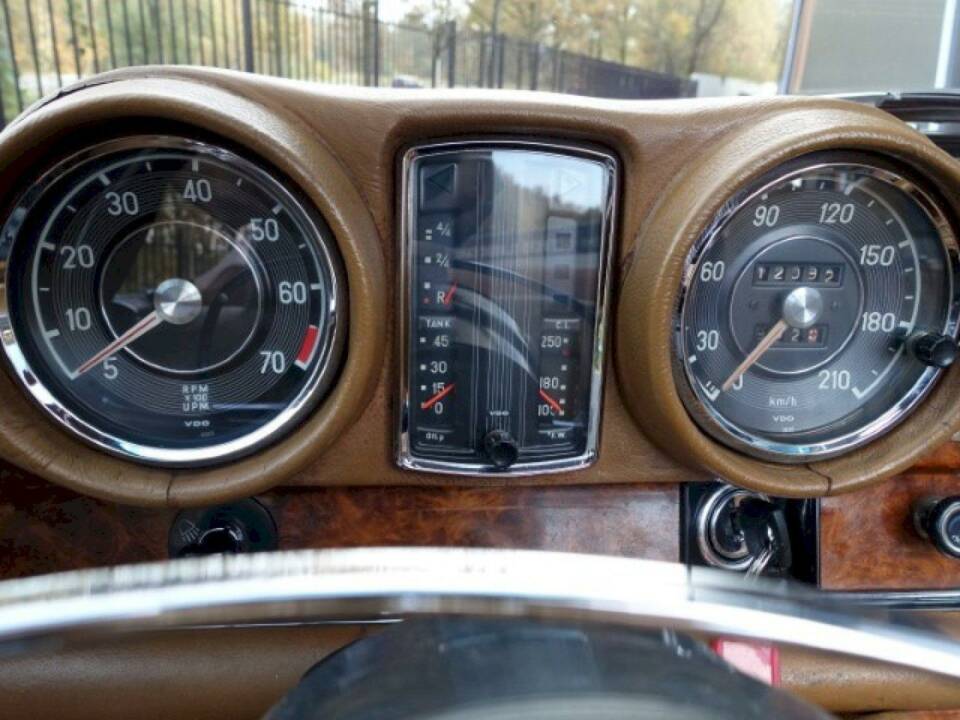 Bild 24/36 von Mercedes-Benz 280 SE 3,5 (1970)