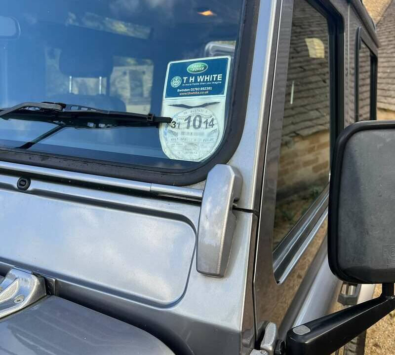 Image 14/50 of Land Rover Defender 90 (2011)