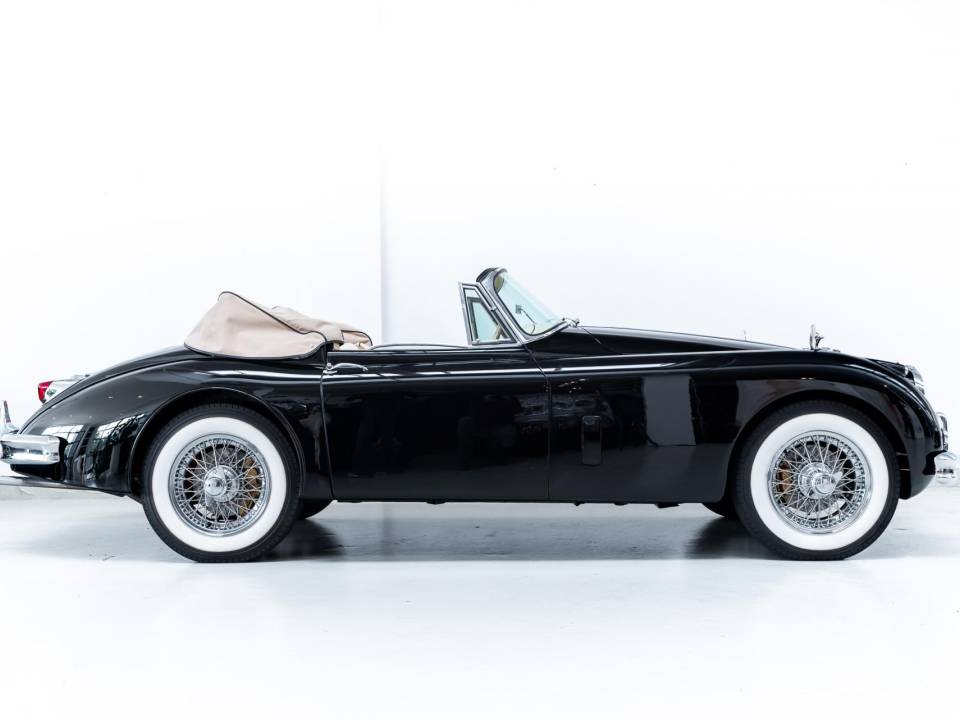 Image 3/36 de Jaguar XK 150 DHC (1957)