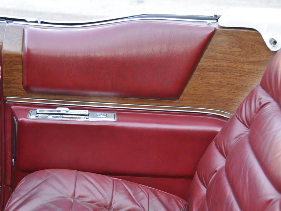 Image 67/75 of Cadillac Fleetwood Eldorado Convertible (1975)