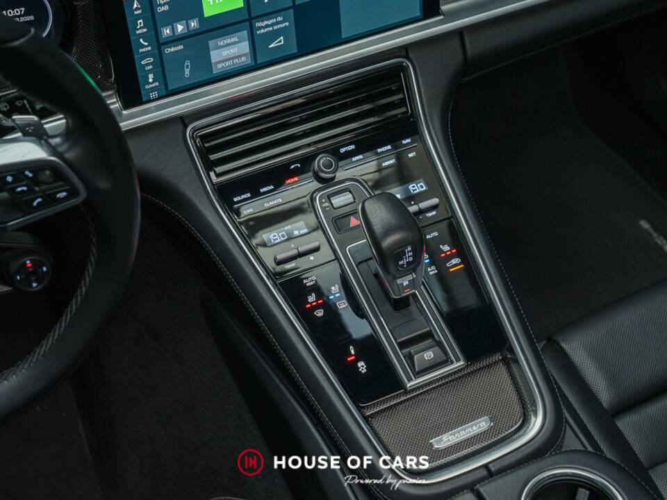 Image 21/24 of Porsche Panamera Turbo (2018)