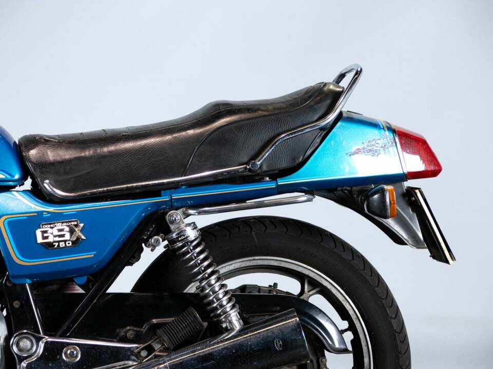 Bild 24/50 von Suzuki DUMMY (1981)