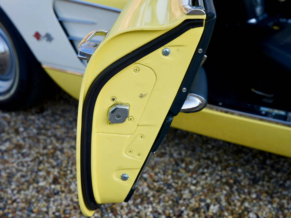 Image 20/50 of Chevrolet Corvette (1958)