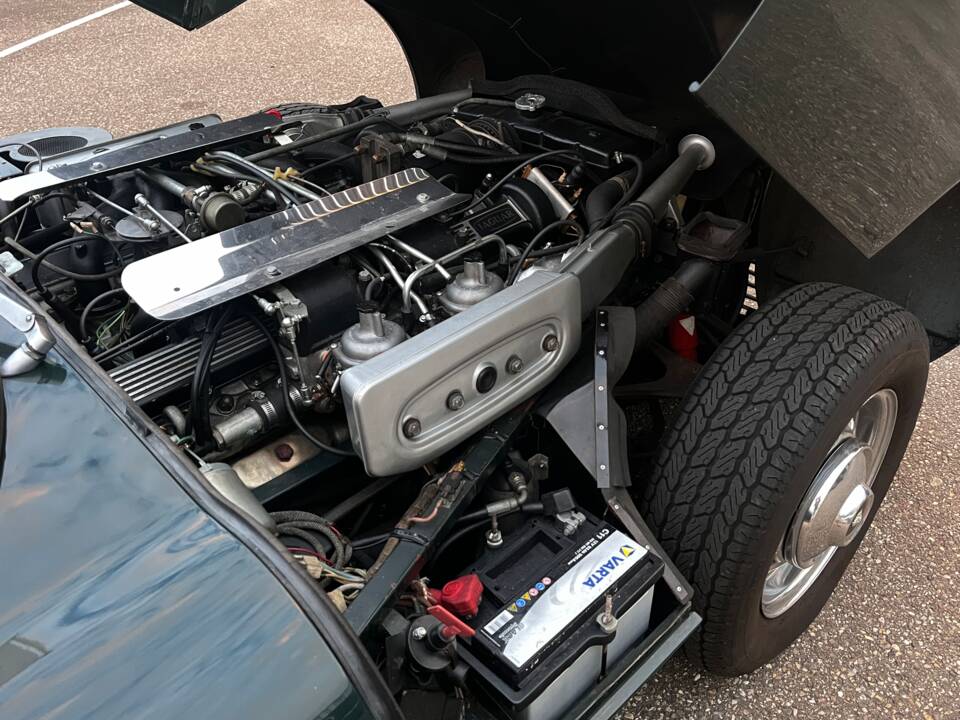 Image 33/46 de Jaguar Type E V12 (2+2) (1972)