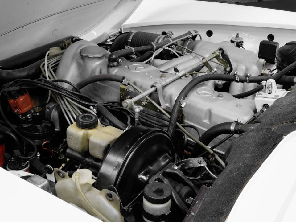 Immagine 31/40 di Mercedes-Benz 230 SL (1966)