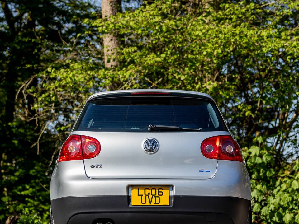 Bild 16/50 von Volkswagen Golf V GTI (2006)