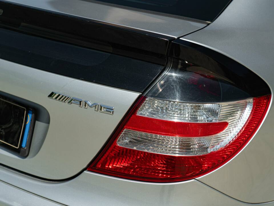 Image 22/50 of Mercedes-Benz C 320 Sportcoupé (2003)