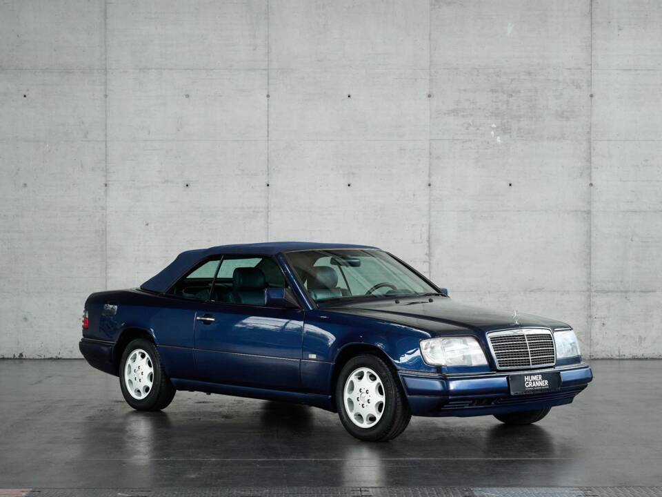 Bild 21/50 von Mercedes-Benz E 200 (1996)